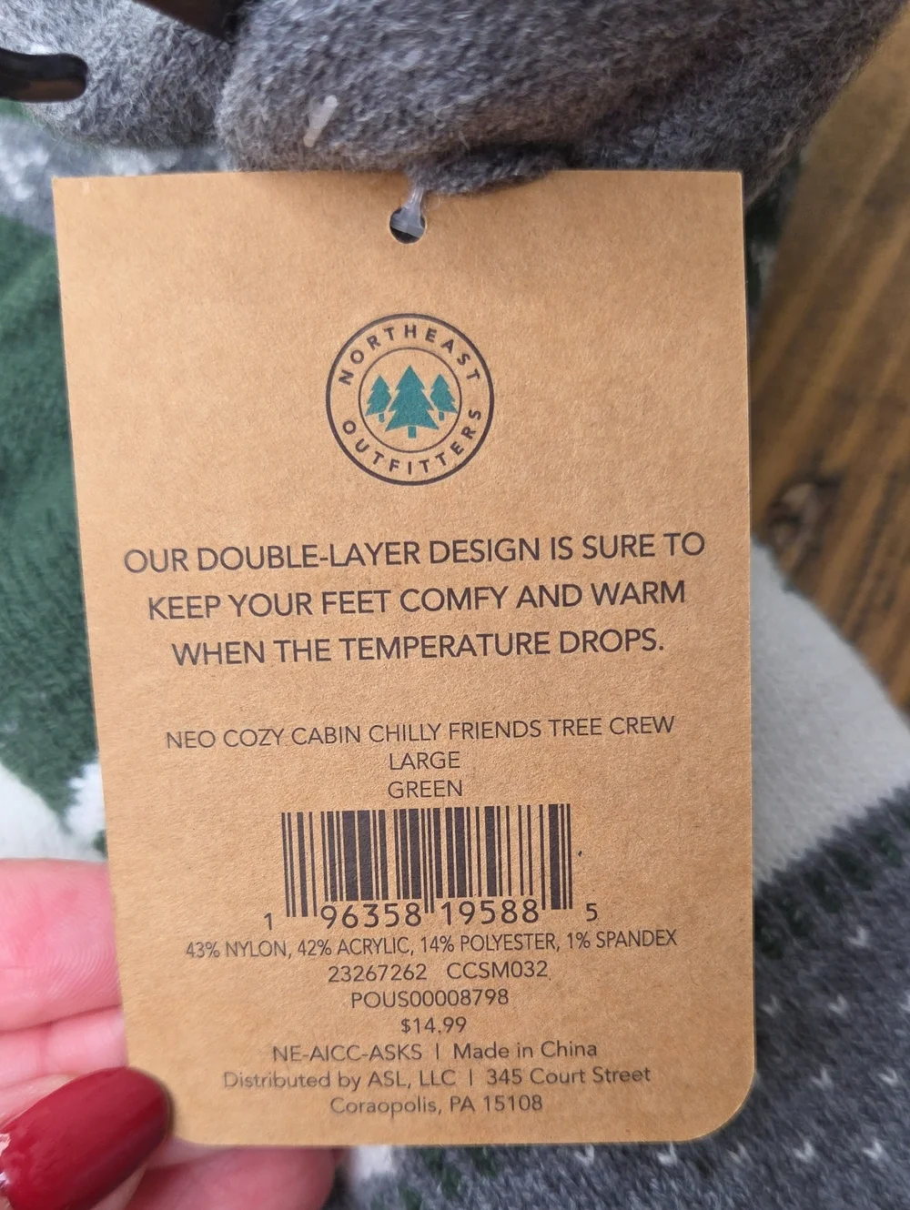 Northeast Outfitters. Adult Cozy Cabin Crew Socks. Size Large. NWT